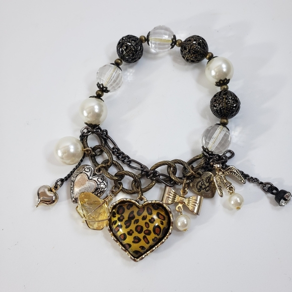 COPY - Betsey Johnson lucite heart charm bracelet - Picture 2 of 4